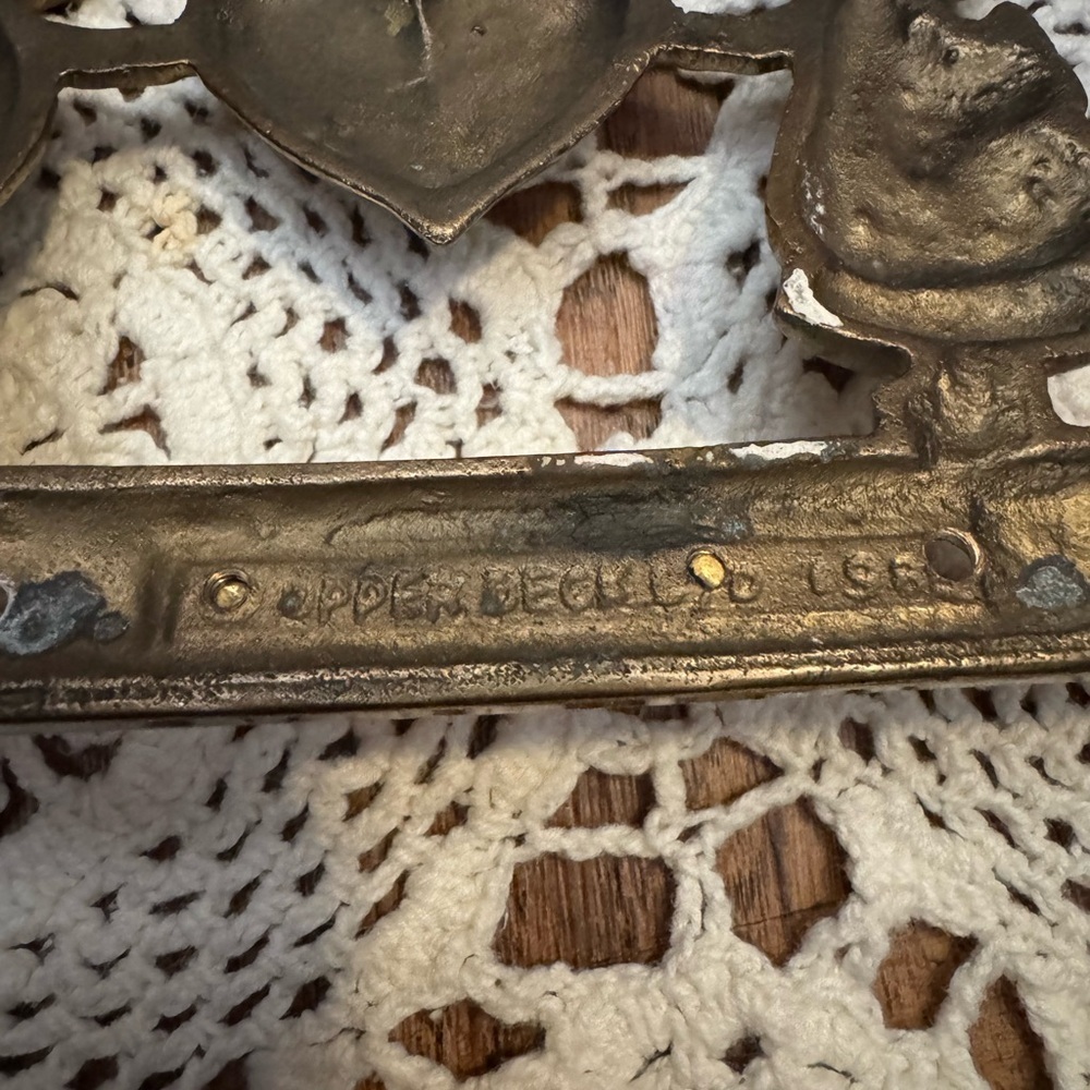Vintage 80’s Brass Upper Deck Co Boy/Girl Country Heart Key Holder - Picture 5 of 9